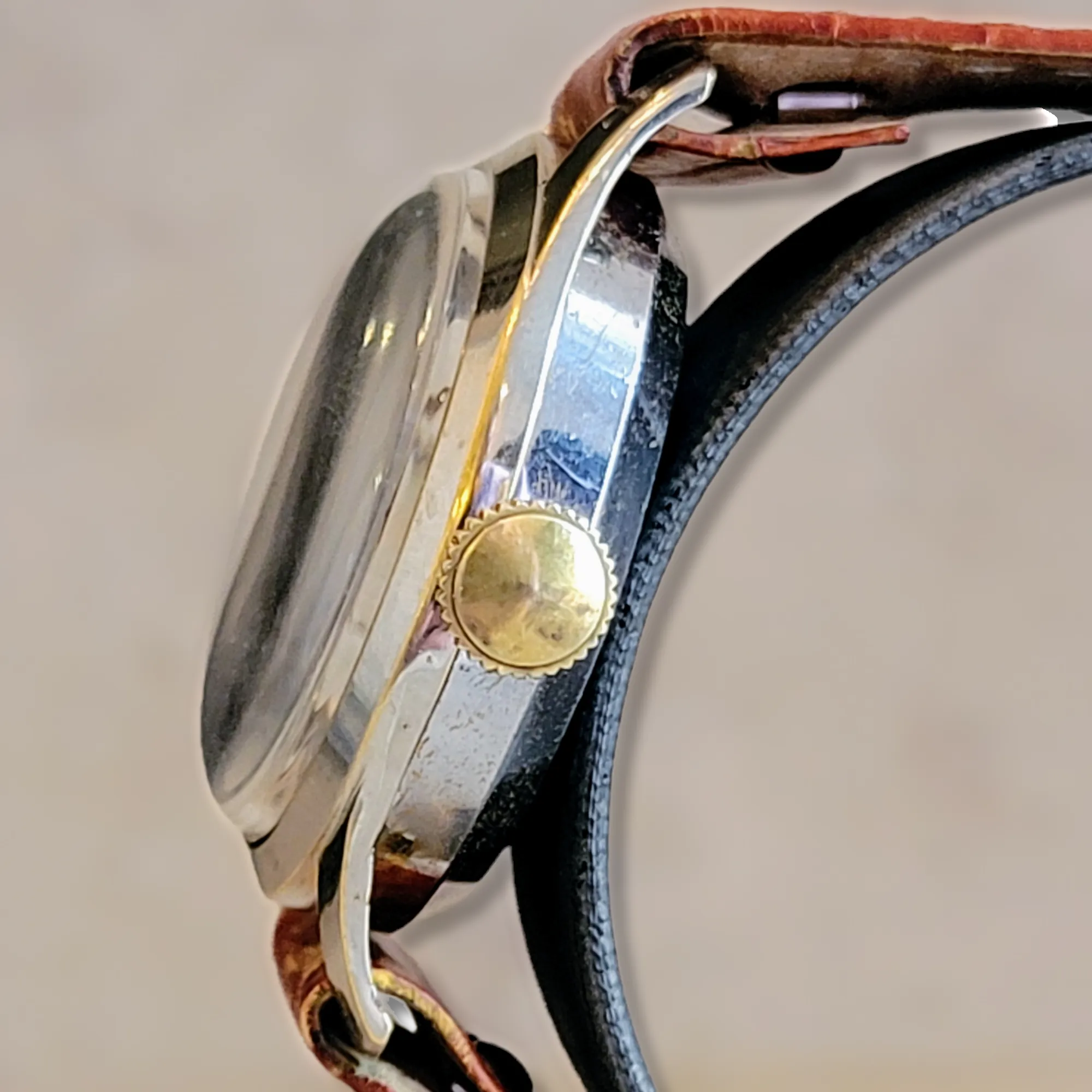 1950's MENTOR Antimagnetic Watch By Bader & Hafner Swiss Made