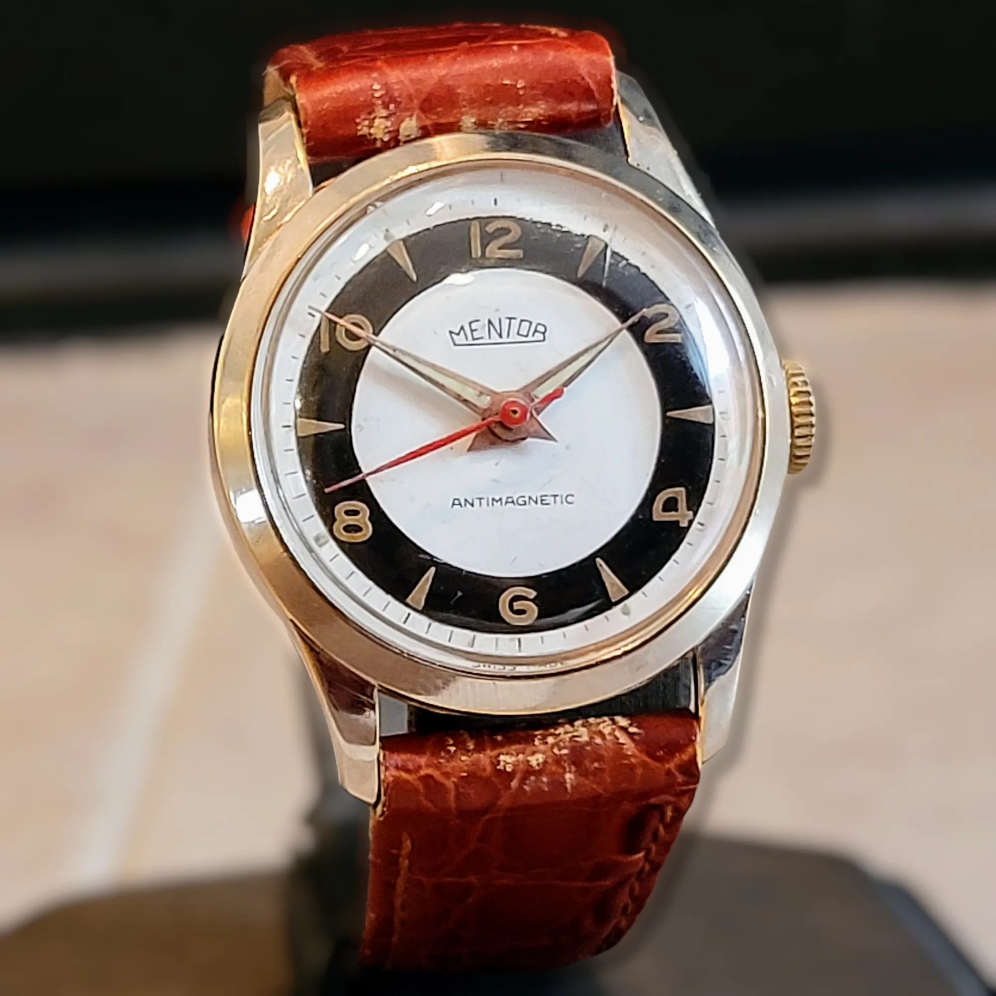 1950's MENTOR Antimagnetic Watch By Bader & Hafner Swiss Made