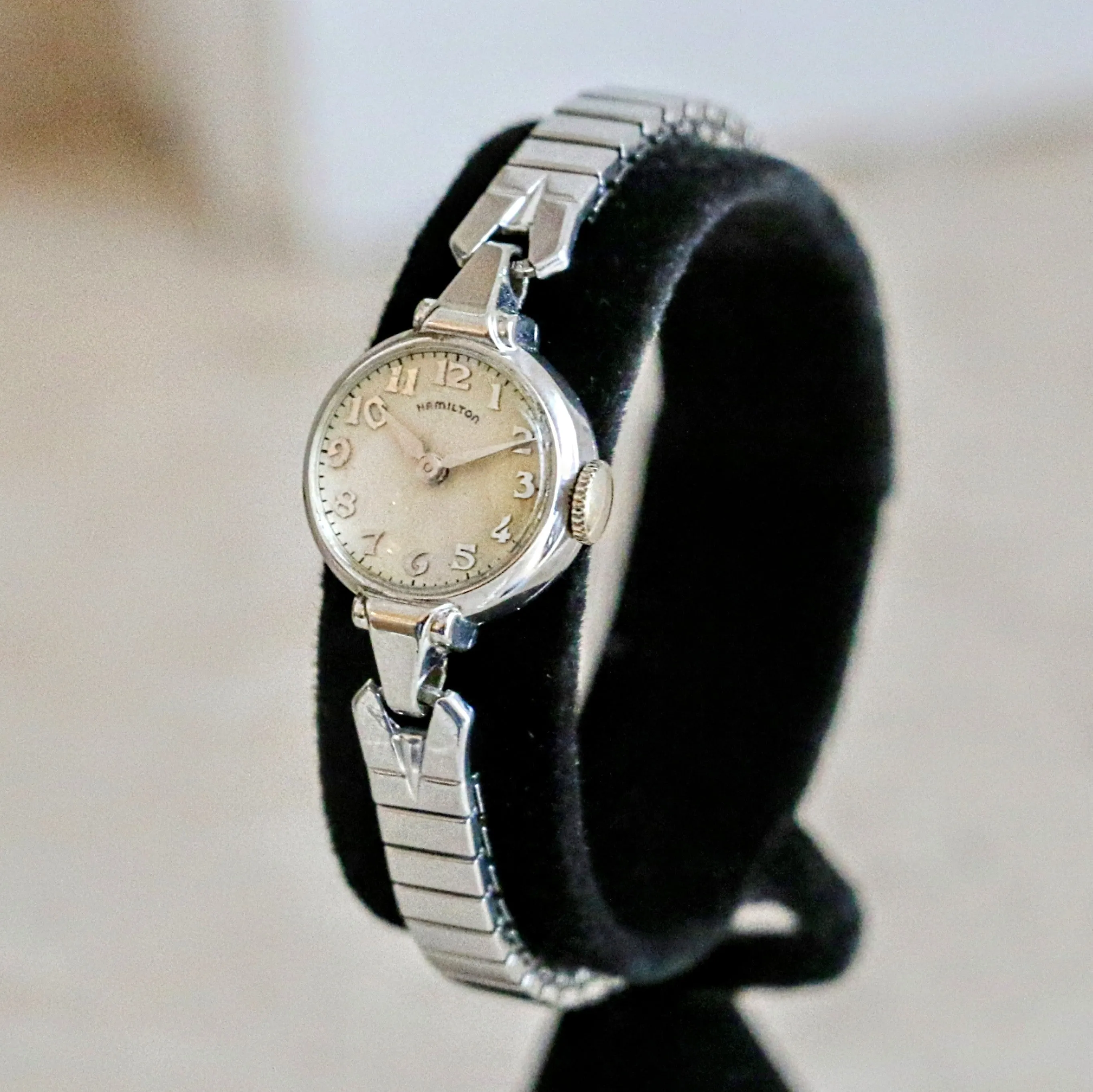 1955 HAMILTON JENNY-B Ladies Watch Grade 757 22 Jewels USA Made Wristwatch