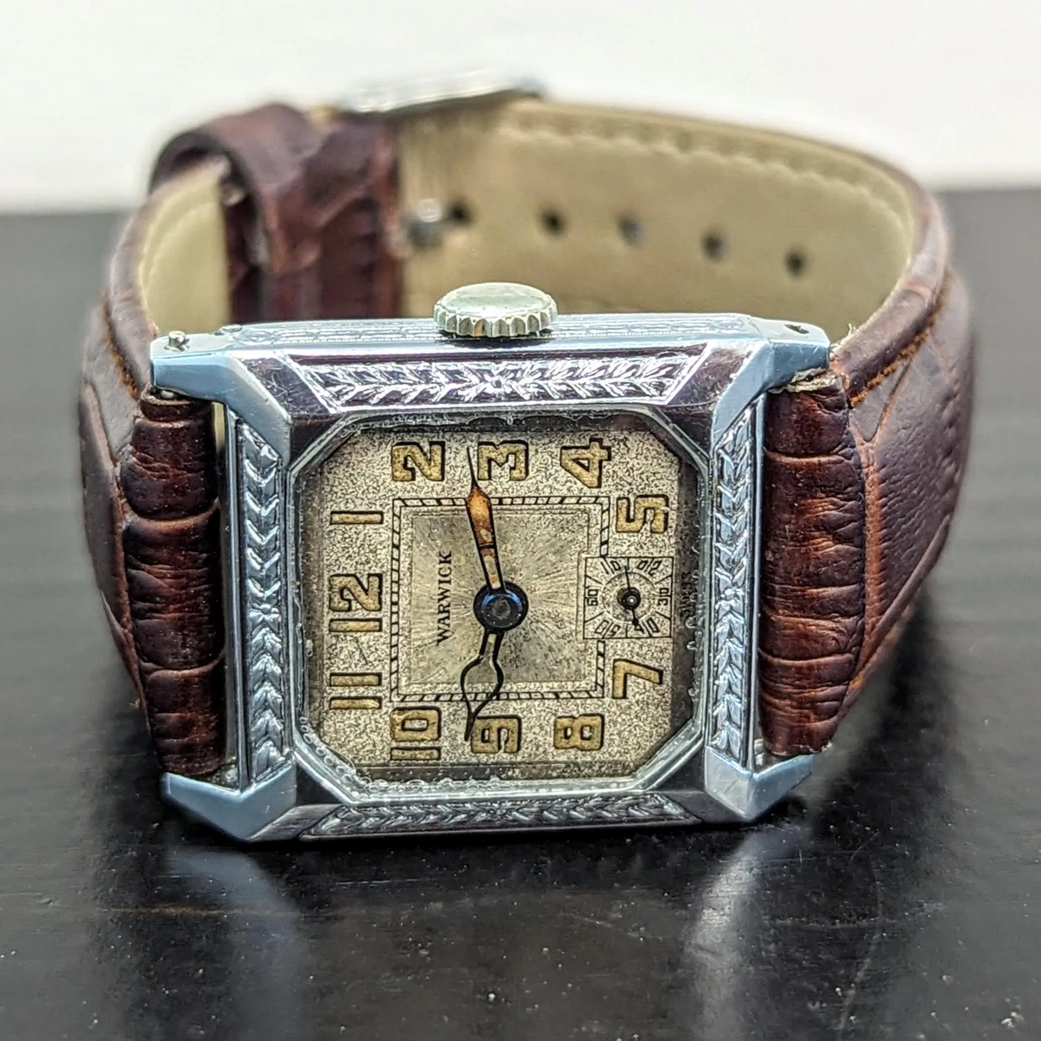 Art Deco WARWICK Wristwatch 6 Jewels Two ADJs Swiss Made Watch Tank Case