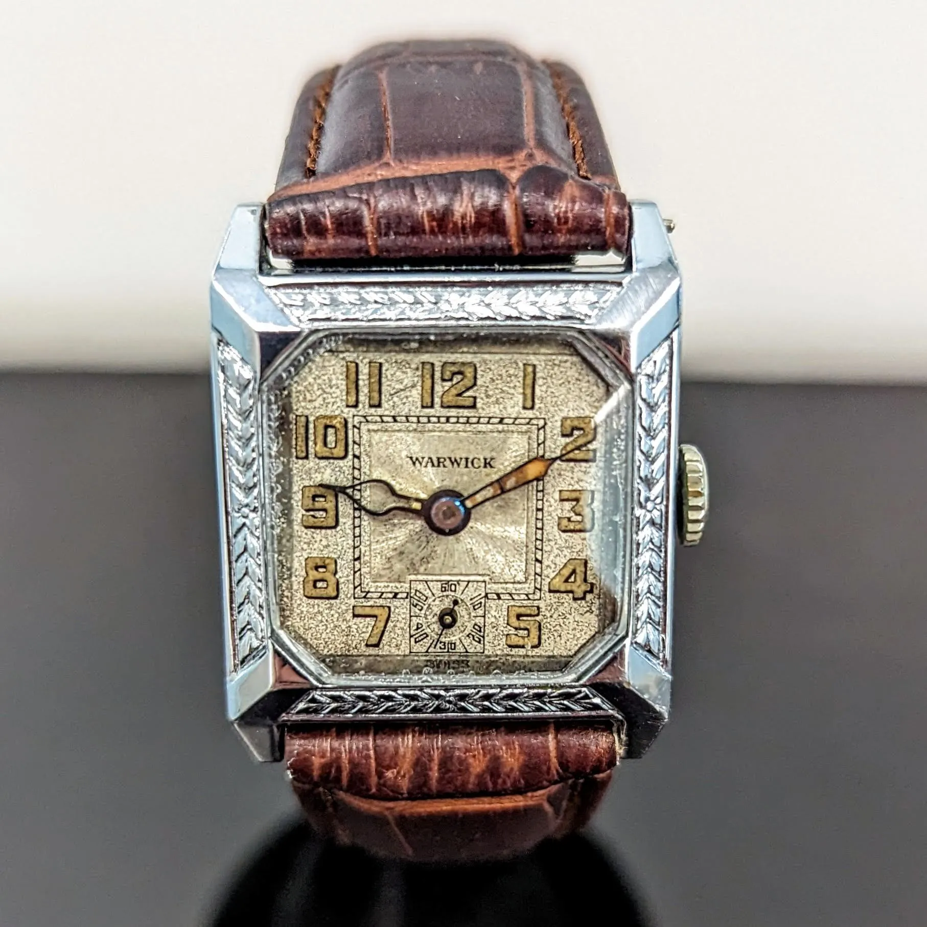 Art Deco WARWICK Wristwatch 6 Jewels Two ADJs Swiss Made Watch Tank Case
