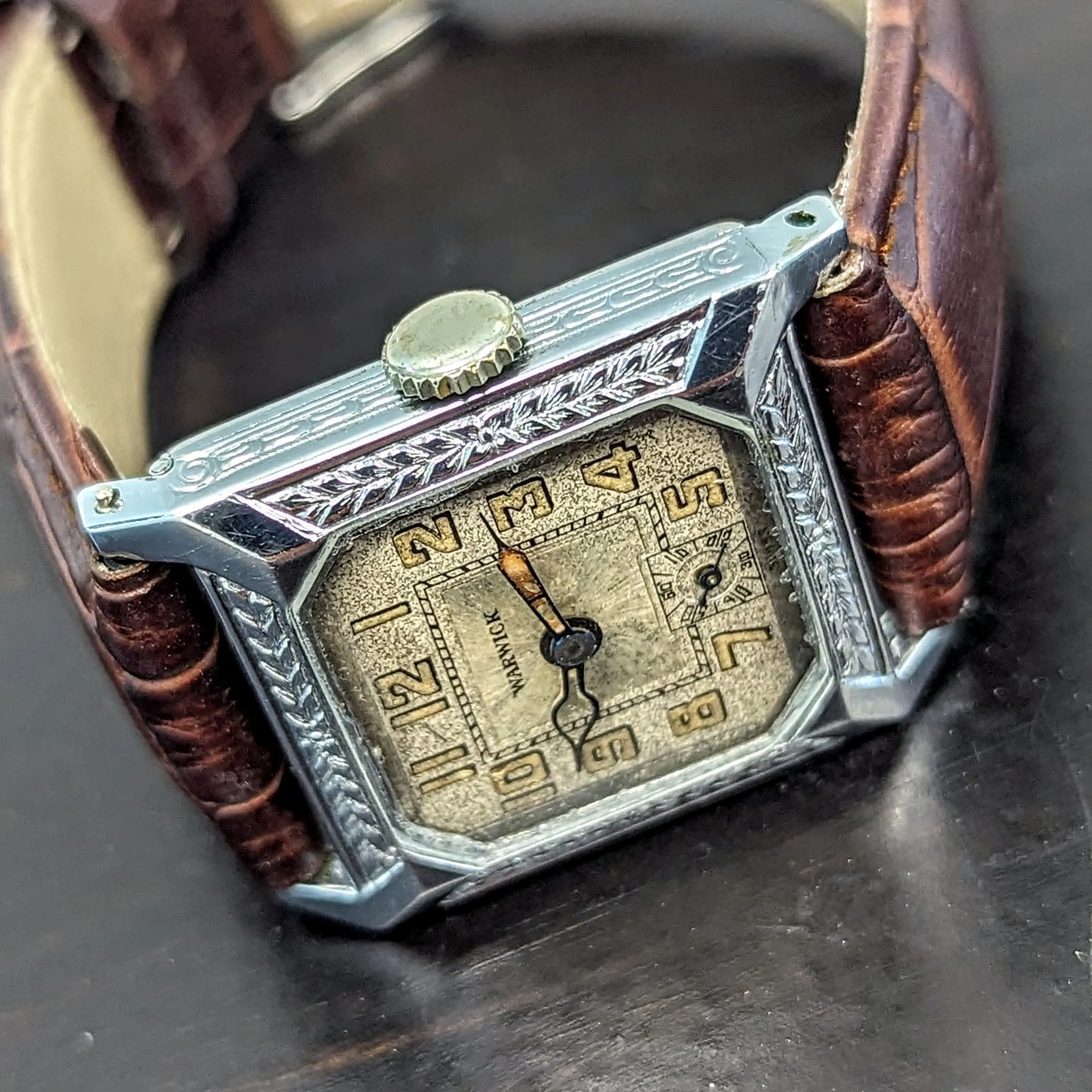Art Deco WARWICK Wristwatch 6 Jewels Two ADJs Swiss Made Watch Tank Case