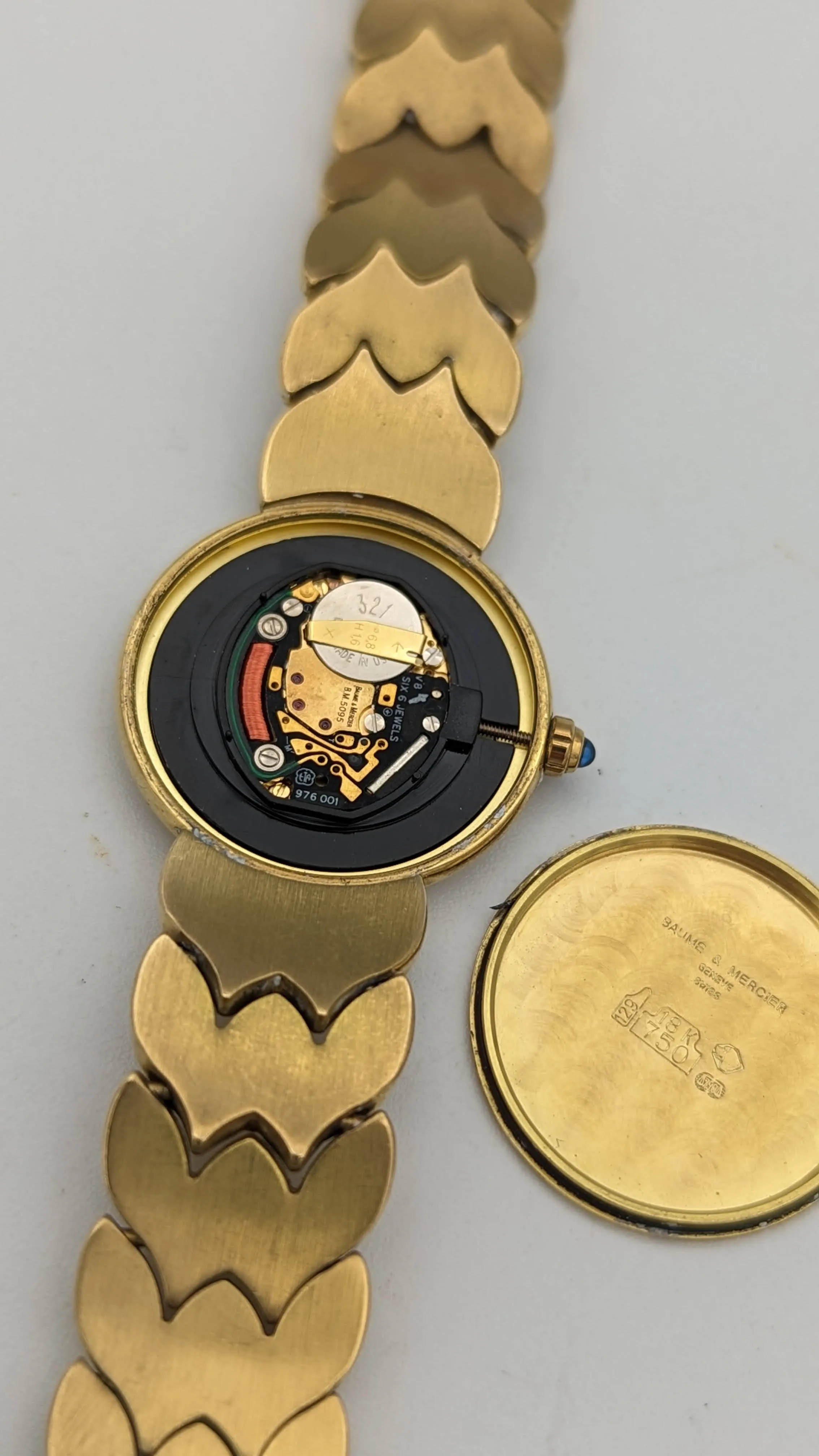 BAUME & MERCIER Luxury Swiss Ladies Wristwatch 18K Solid Yellow Gold 6J Watch