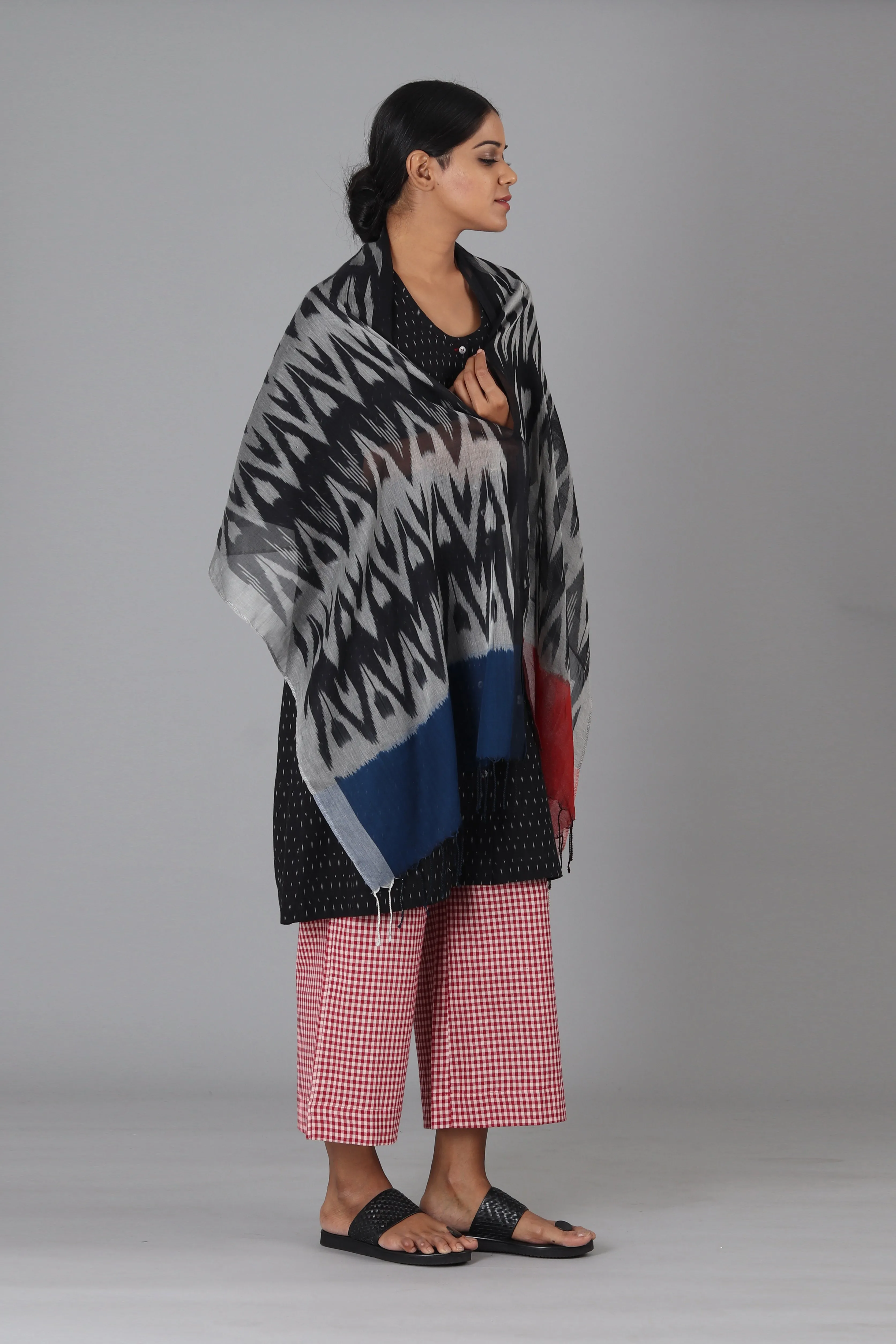 Black Zig Zag Stole