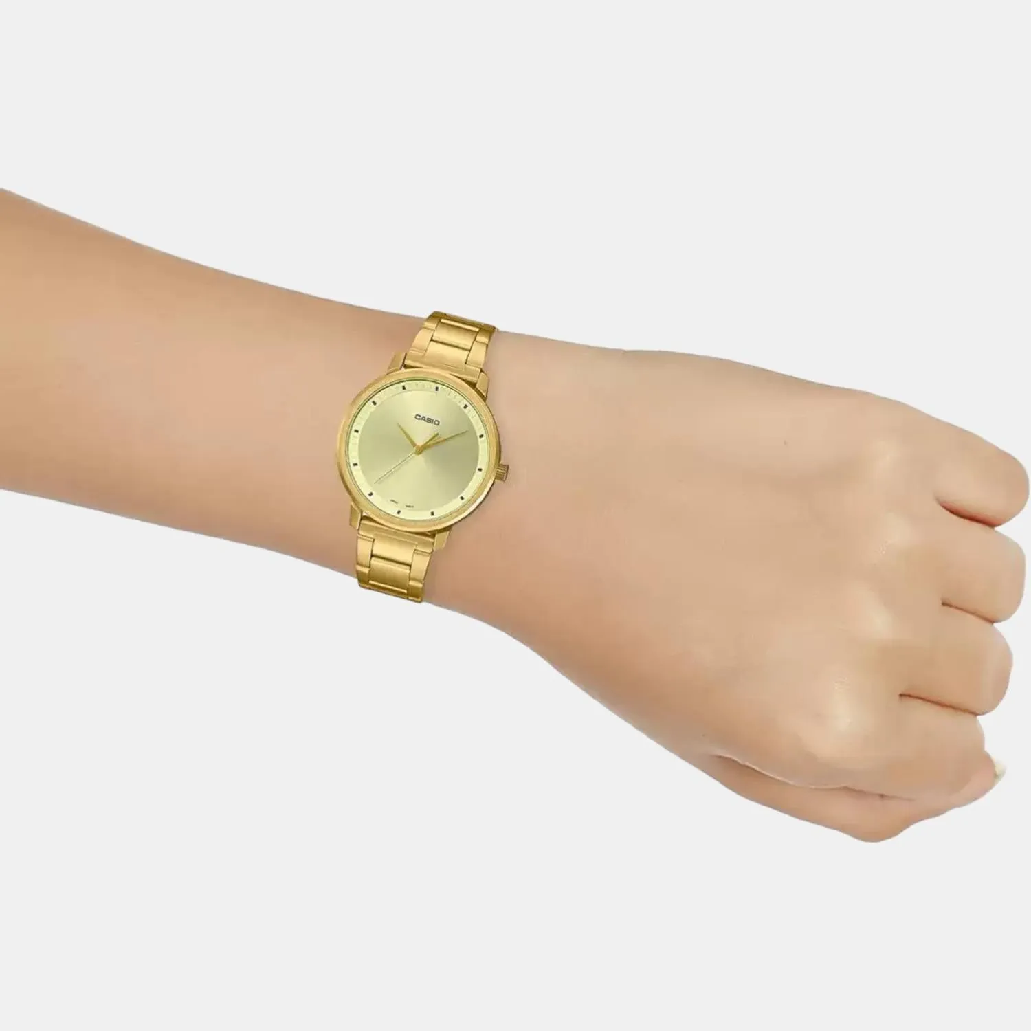 Enticer Women's Analog Stainless Steel Watch A1940 - LTP-B115G-9EVDF