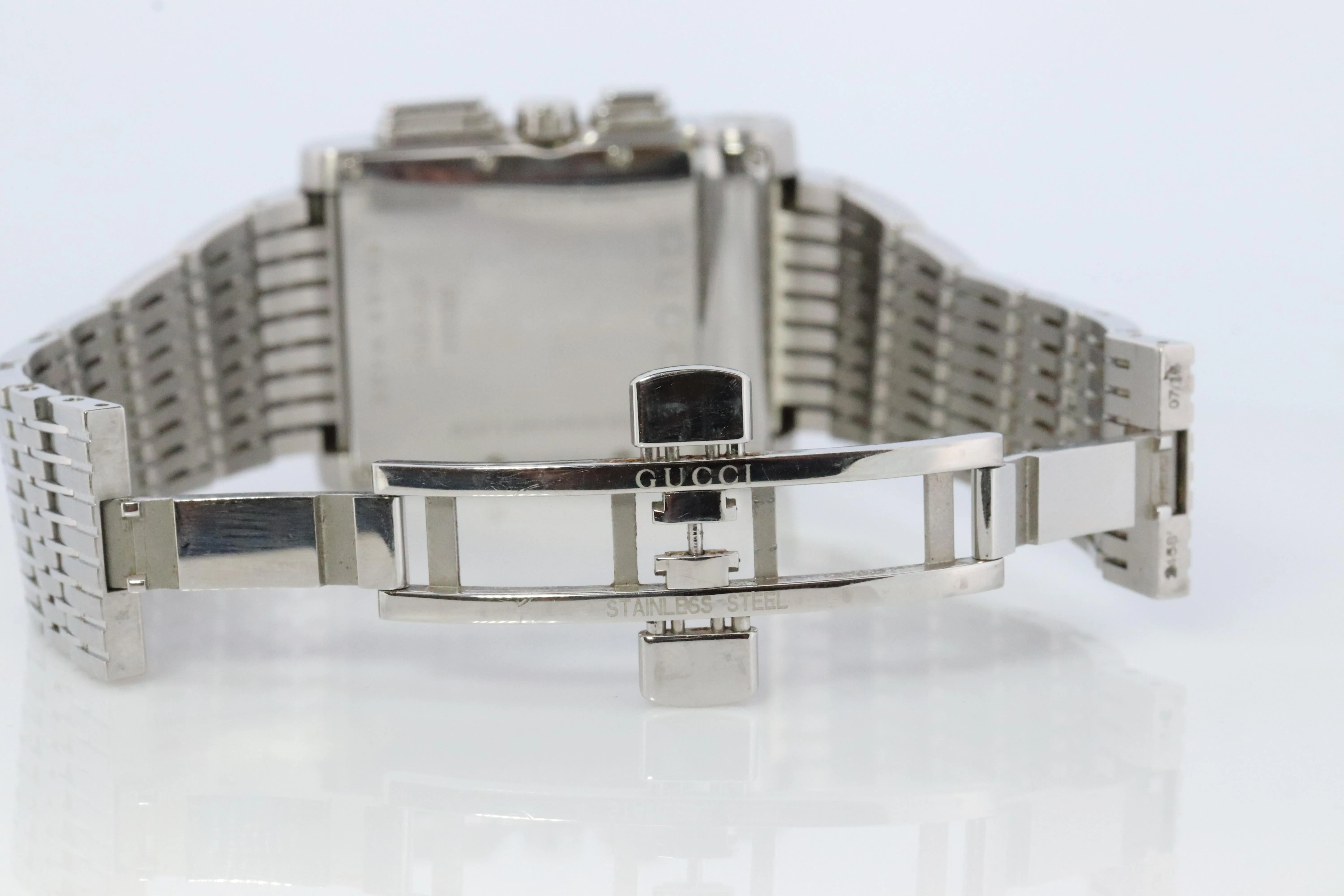 Gucci Watch. Gucci G Metro. Gucci 8600M Mens Large Chrono Watch