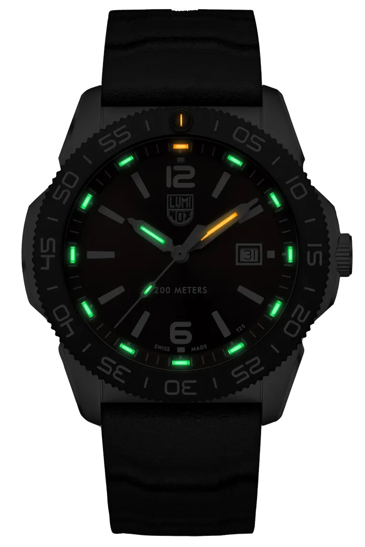 Luminox Pacific Diver XS.3135 SEA Series RED