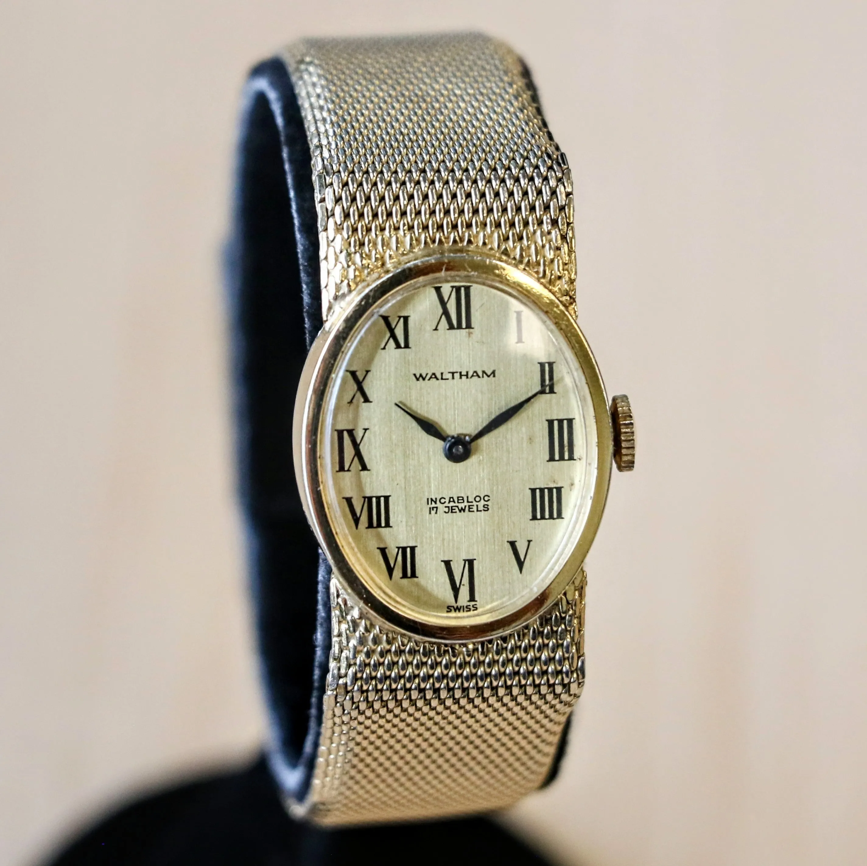 WALTHAM Incablock Ladies Wristwatch 17 Jewels FHF 69-21 Watch - Original Mesh Bracelet
