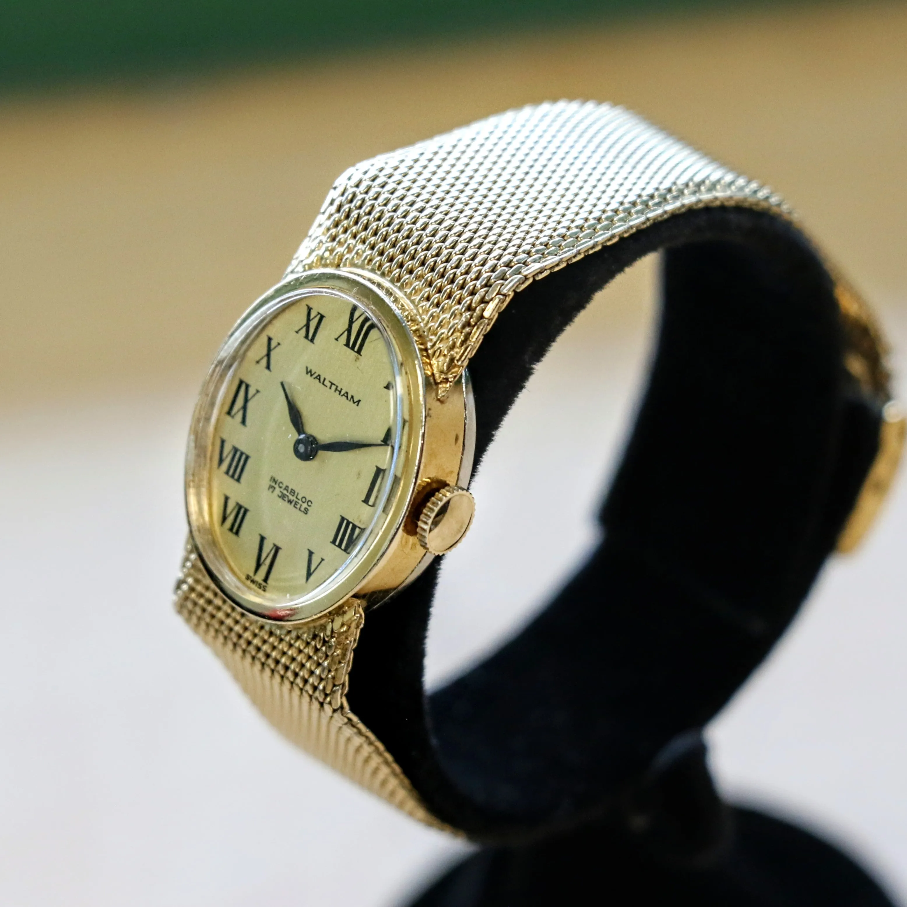 WALTHAM Incablock Ladies Wristwatch 17 Jewels FHF 69-21 Watch - Original Mesh Bracelet